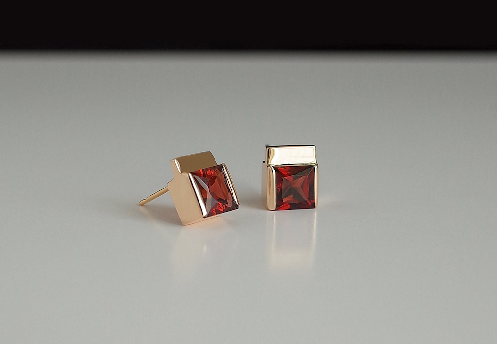 辛口デザインがスタイリングのスパイスに《atur》新作イヤーカフも登場 - 日本橋 | JEWELRY JOURNAL